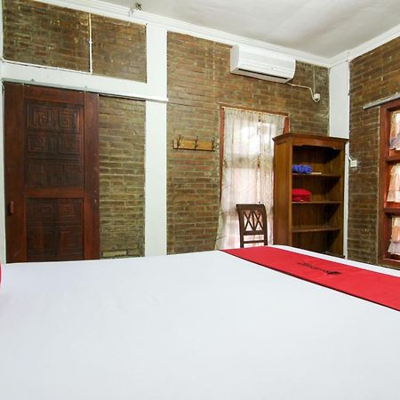 Reddoorz Near Rumah Sakit Wirosaban Salakan Extérieur photo