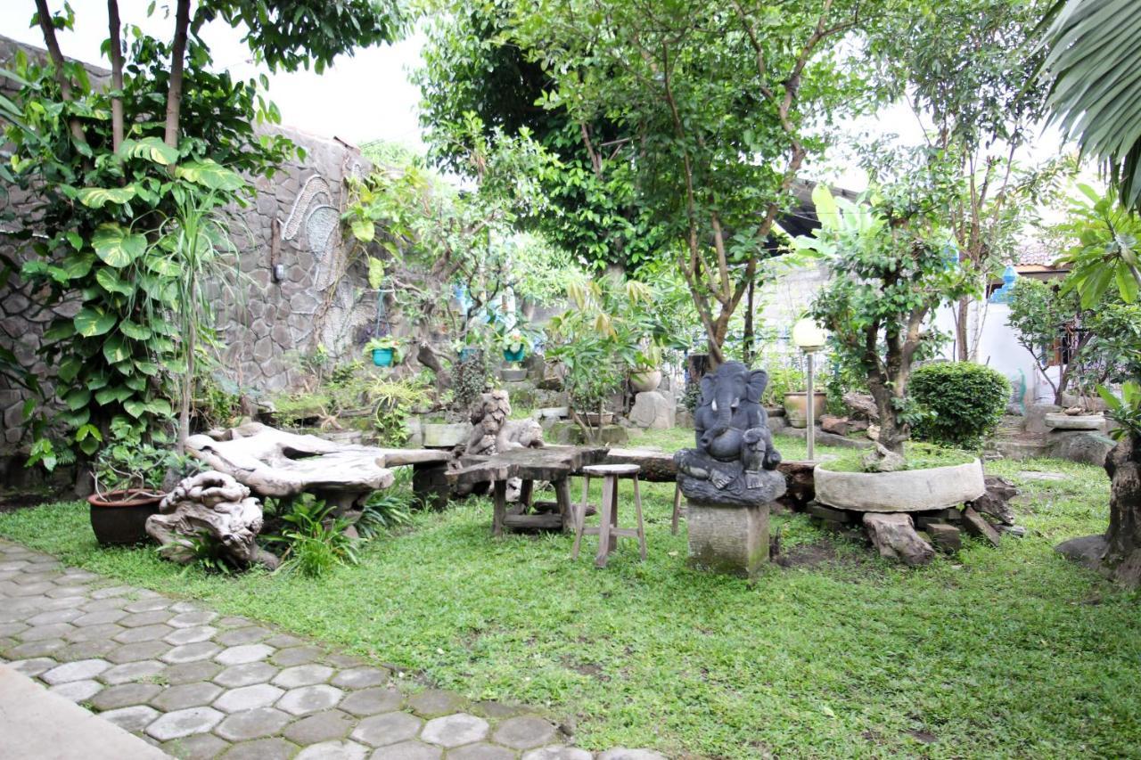 Reddoorz Near Rumah Sakit Wirosaban Salakan Extérieur photo