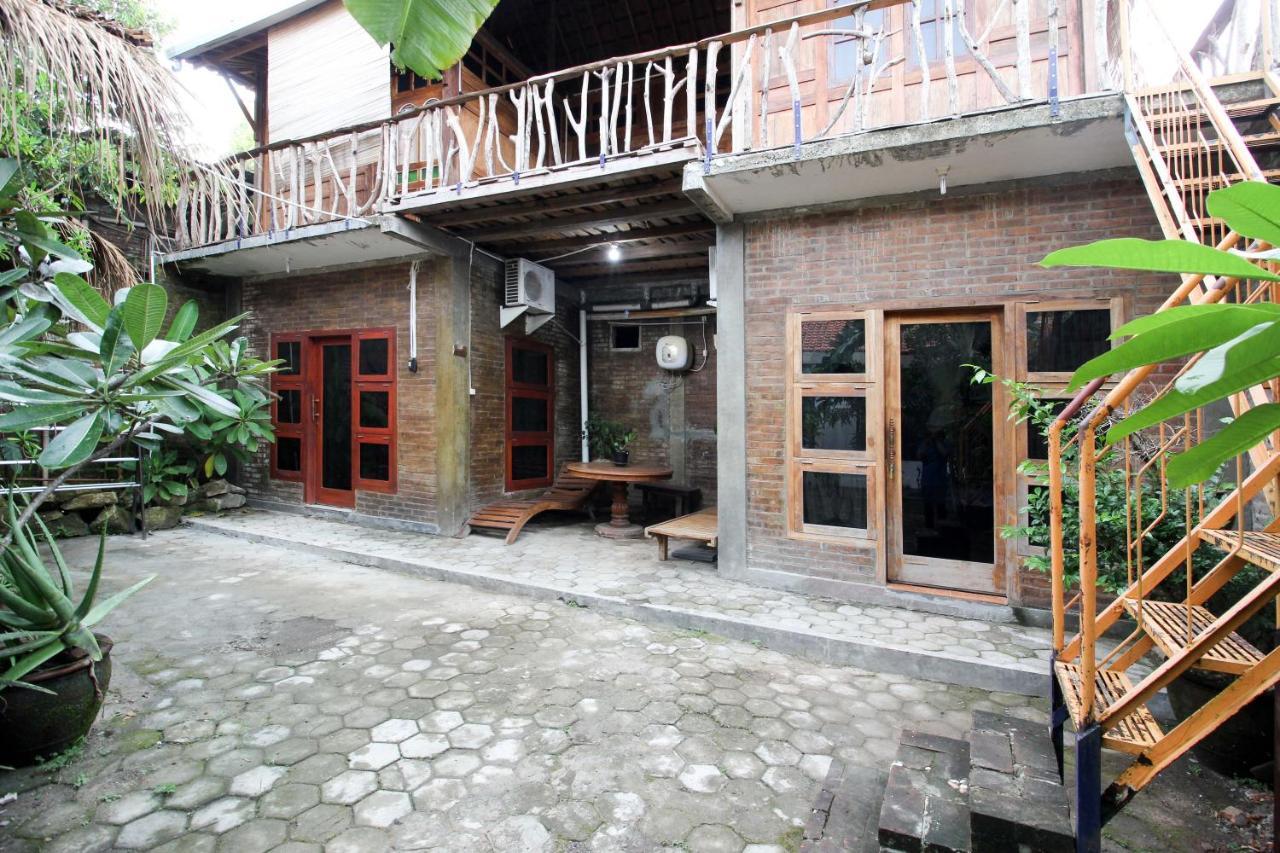 Reddoorz Near Rumah Sakit Wirosaban Salakan Extérieur photo