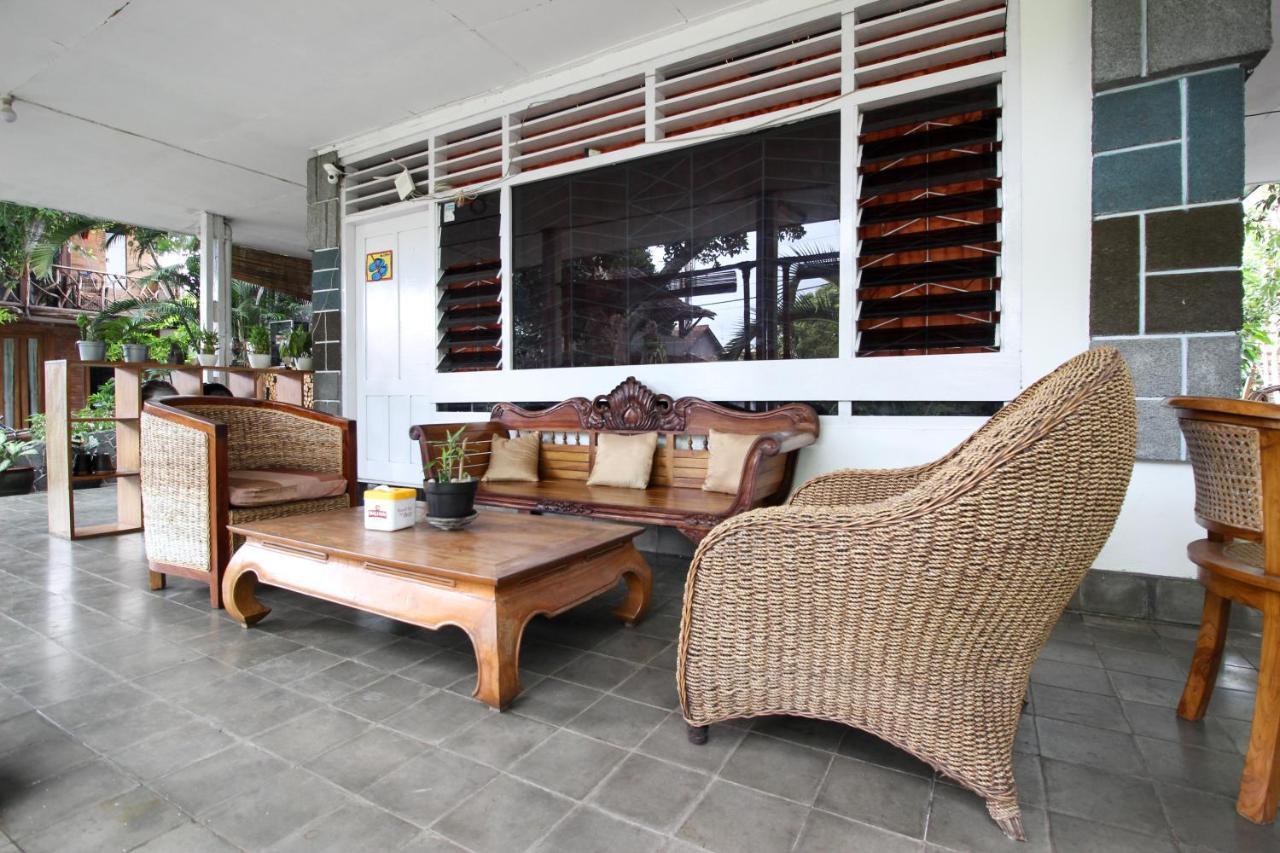 Reddoorz Near Rumah Sakit Wirosaban Salakan Extérieur photo